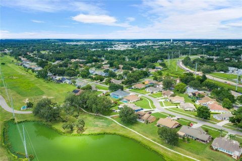 House in Zephyrhills, Florida 3 bedrooms, 130.34 sq.m. № 2294608 - photo 4