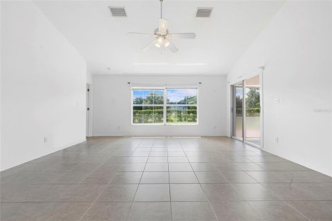 House in Zephyrhills, Florida 3 bedrooms, 130.34 sq.m. № 2294608 - photo 26