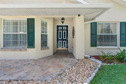 House in Zephyrhills, Florida 3 bedrooms, 130.34 sq.m. № 2294608 - photo 12