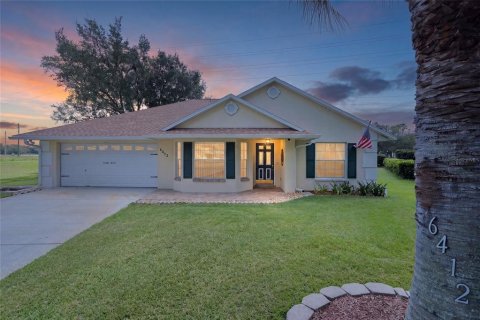 House in Zephyrhills, Florida 3 bedrooms, 130.34 sq.m. № 2294608