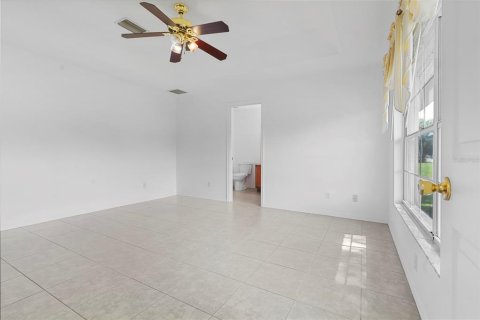 House in Zephyrhills, Florida 3 bedrooms, 130.34 sq.m. № 2294608 - photo 28
