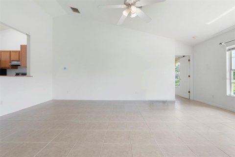 House in Zephyrhills, Florida 3 bedrooms, 130.34 sq.m. № 2294608 - photo 27