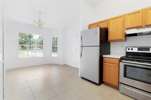 House in Zephyrhills, Florida 3 bedrooms, 130.34 sq.m. № 2294608 - photo 23