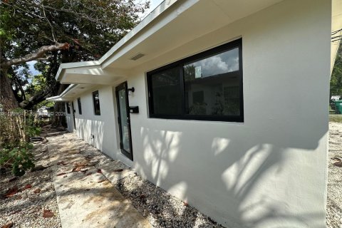 Дом в Майами, Флорида 2 спальни, 85.01м2 № 2060702