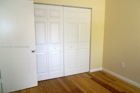 Condo in Pembroke Pines, Florida, 2 bedrooms № 2434396 - photo 22