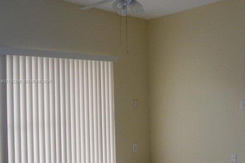 Condo in Pembroke Pines, Florida, 2 bedrooms № 2434396 - photo 7