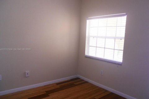 Condo in Pembroke Pines, Florida, 2 bedrooms № 2434396 - photo 21