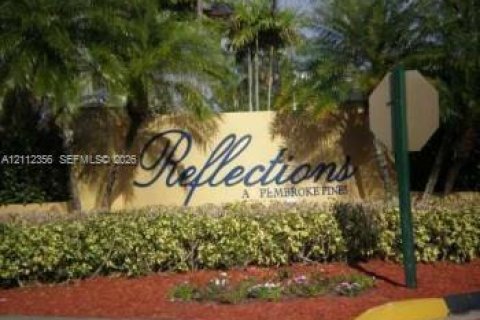 Condo in Pembroke Pines, Florida, 2 bedrooms № 2434396 - photo 28