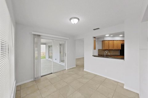 Casa en venta en Spring Hill, Florida, 3 dormitorios, 175.31 m2 № 2239892 - foto 15