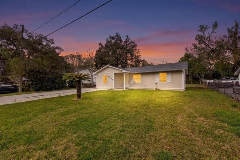 House in Brooksville, Florida 3 bedrooms, 105.54 sq.m. № 2359394