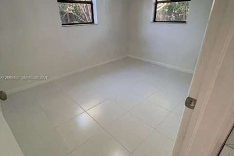 Villa ou maison à vendre à Margate, Floride: 4 chambres, 92.62 m2 № 2381888 - photo 6