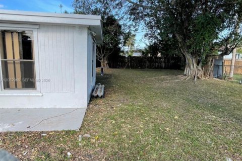 Villa ou maison à vendre à Margate, Floride: 4 chambres, 92.62 m2 № 2381888 - photo 15