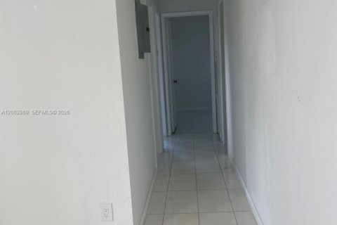 Villa ou maison à vendre à Margate, Floride: 4 chambres, 92.62 m2 № 2381888 - photo 12