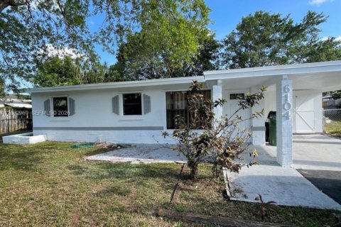 Villa ou maison à Margate, Floride 4 chambres, 92.62 m2 № 2381888