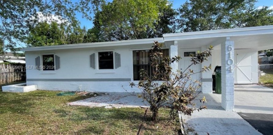 Villa ou maison à Margate, Floride 4 chambres, 92.62 m2 № 2381888