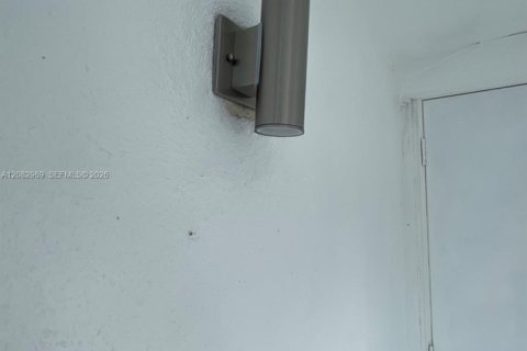 Villa ou maison à vendre à Margate, Floride: 4 chambres, 92.62 m2 № 2381888 - photo 16