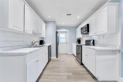 Villa ou maison à Oakland Park, Floride 3 chambres, 96.25 m2 № 1999142