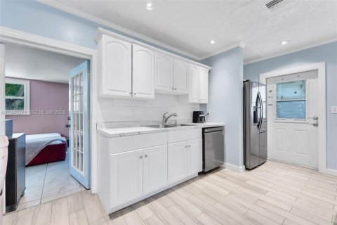 Villa ou maison à vendre à Oakland Park, Floride: 3 chambres, 96.25 m2 № 1999142 - photo 3