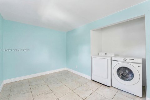 Villa ou maison à vendre à Oakland Park, Floride: 3 chambres, 96.25 m2 № 1999142 - photo 12