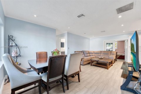 Villa ou maison à vendre à Oakland Park, Floride: 3 chambres, 96.25 m2 № 1999142 - photo 6