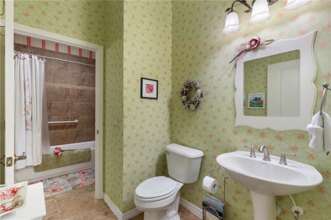 House in Venice, Florida 3 bedrooms, 198.25 sq.m. № 1587423 - photo 30