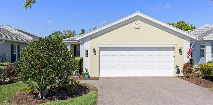 House in Venice, Florida 3 bedrooms, 198.25 sq.m. № 1587423