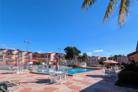 Снять в аренду кондоминиум в Майами-Лейкс, Флорида 2 спальни, 118.91м2, № 1969092 - фото 22