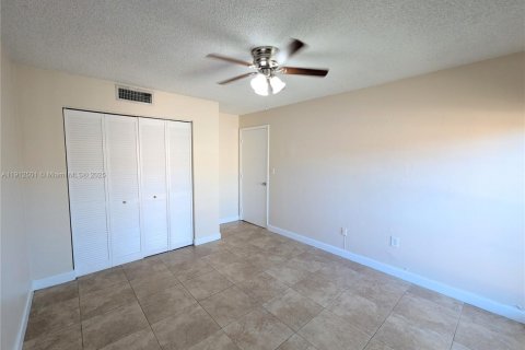 Снять в аренду кондоминиум в Майами-Лейкс, Флорида 2 спальни, 118.91м2, № 1969092 - фото 20