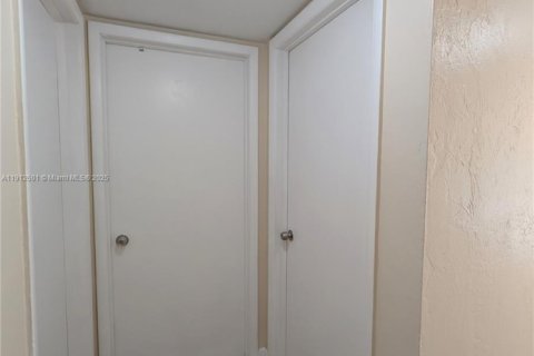 Снять в аренду кондоминиум в Майами-Лейкс, Флорида 2 спальни, 118.91м2, № 1969092 - фото 10