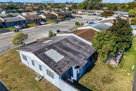 Touwnhouse à vendre à Miami, Floride: 3 chambres, 117.06 m2 № 2007469 - photo 26