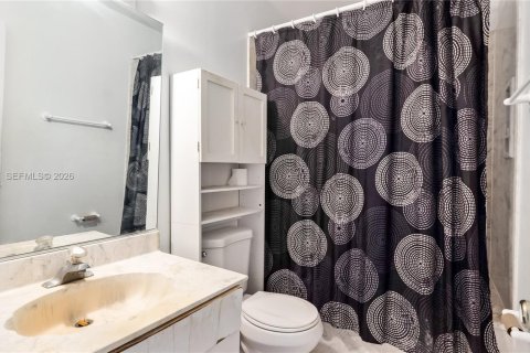 Touwnhouse à vendre à Miami, Floride: 3 chambres, 117.06 m2 № 2007469 - photo 19