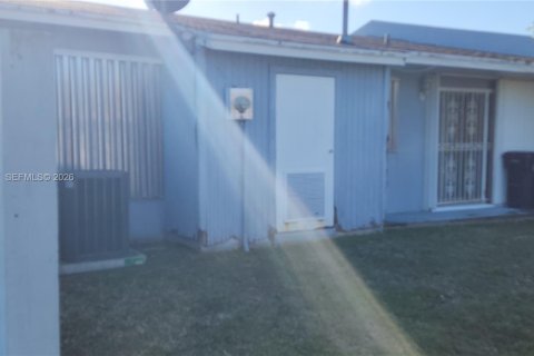 Touwnhouse à vendre à Miami, Floride: 3 chambres, 117.06 m2 № 2007469 - photo 4