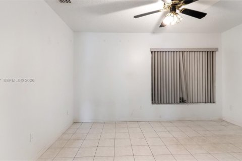 Touwnhouse à vendre à Miami, Floride: 3 chambres, 117.06 m2 № 2007469 - photo 20