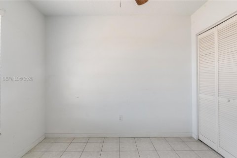 Touwnhouse à vendre à Miami, Floride: 3 chambres, 117.06 m2 № 2007469 - photo 16