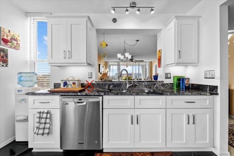 Condo in Bradenton, Florida, 2 bedrooms  № 1720440 - photo 16