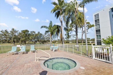 Condo in Bradenton, Florida, 2 bedrooms  № 1720440 - photo 29
