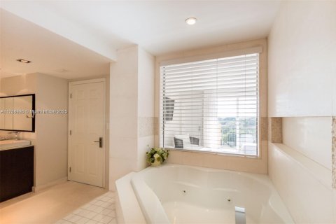 Copropriété à louer à Miami, Floride: 2 chambres, 162.58 m2 № 1705455 - photo 14