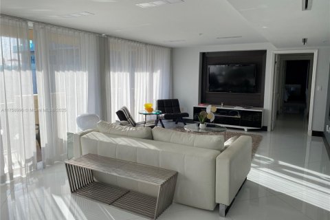 Copropriété à louer à Miami, Floride: 2 chambres, 162.58 m2 № 1705455 - photo 2