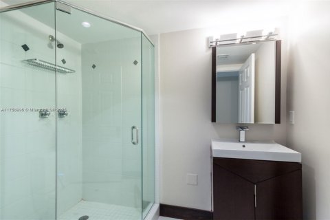 Copropriété à louer à Miami, Floride: 2 chambres, 162.58 m2 № 1705455 - photo 11