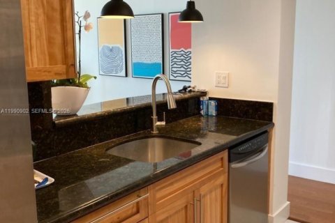 Copropriété à louer à Miami, Floride: 1 chambre, 92.62 m2 № 2058053 - photo 3