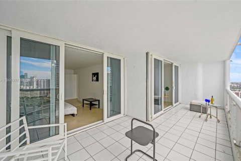 Copropriété à louer à Miami, Floride: 1 chambre, 92.62 m2 № 2058053 - photo 6