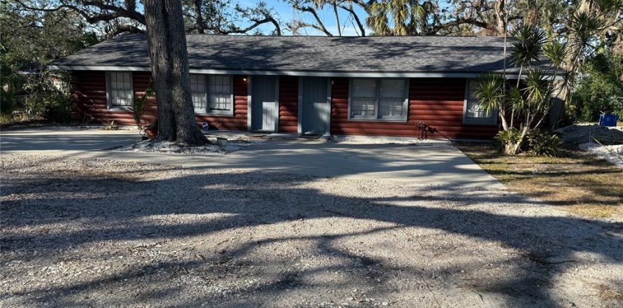 Commercial property in Bradenton, Florida 140.47 sq.m. № 1545168