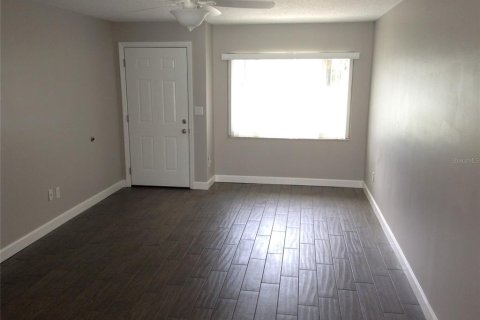 Apartamento en alquiler en Orlando, Florida, 2 dormitorios, 78.04 m2 № 1908407 - foto 3