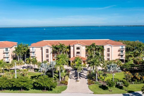 Condo in Punta Gorda, Florida, 3 bedrooms № 2395787