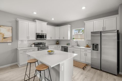 Villa ou maison à vendre à Homosassa, Floride: 4 chambres, 194.35 m2 № 1822308 - photo 6