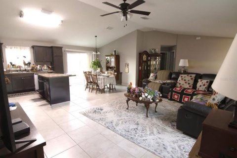 Casa en venta en Belleview, Florida, 4 dormitorios, 148.27 m2 № 2342234 - foto 4