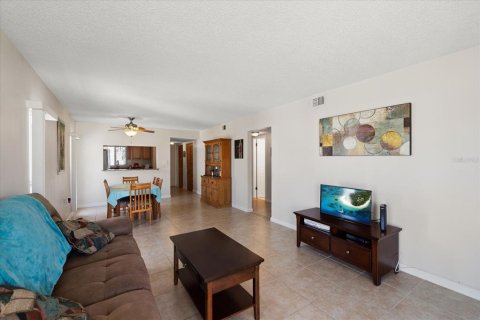 Condo in Saint Pete Beach, Florida, 2 bedrooms  № 1827308 - photo 12