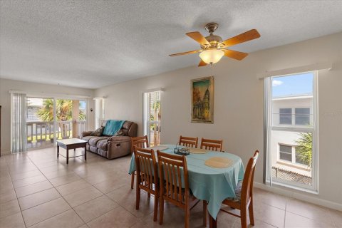 Condo in Saint Pete Beach, Florida, 2 bedrooms  № 1827308 - photo 9