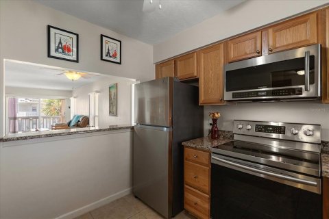 Condo in Saint Pete Beach, Florida, 2 bedrooms  № 1827308 - photo 8