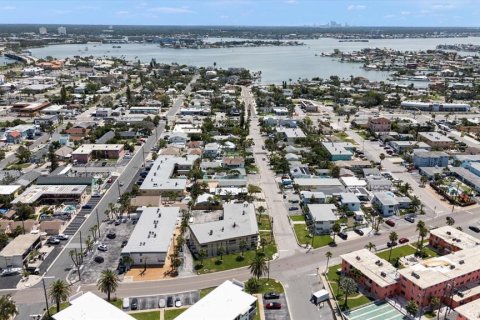 Condo in Saint Pete Beach, Florida, 2 bedrooms  № 1827308 - photo 20